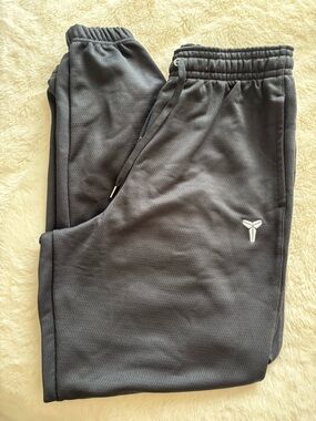 NIKE Mamba Mentality Black Kobe Logo Athletic Joggers